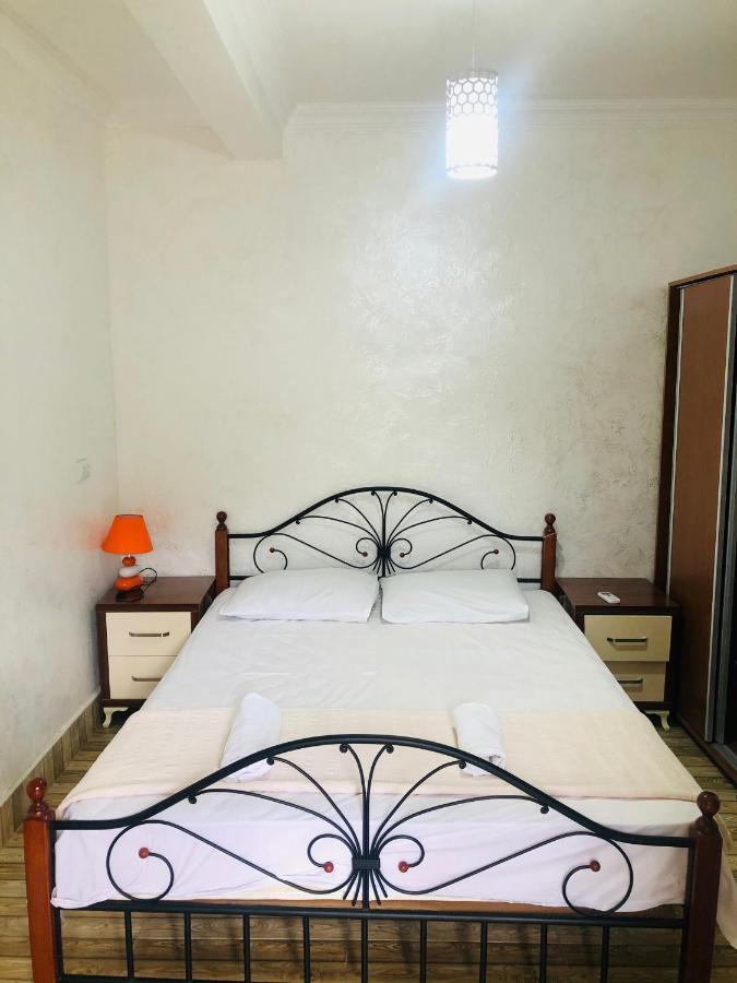 Nikas Guest House Batoumi Extérieur photo