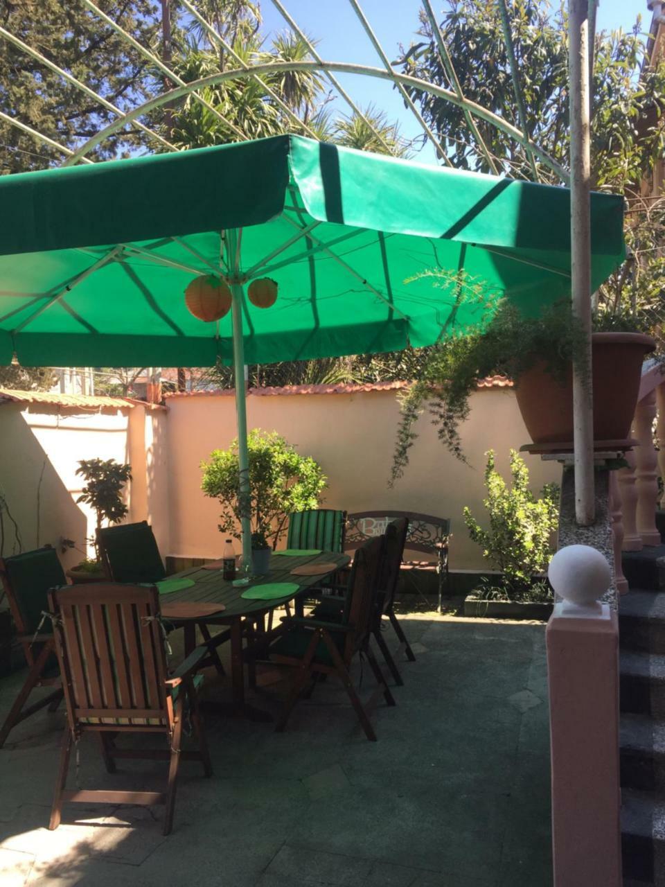 Nikas Guest House Batoumi Extérieur photo